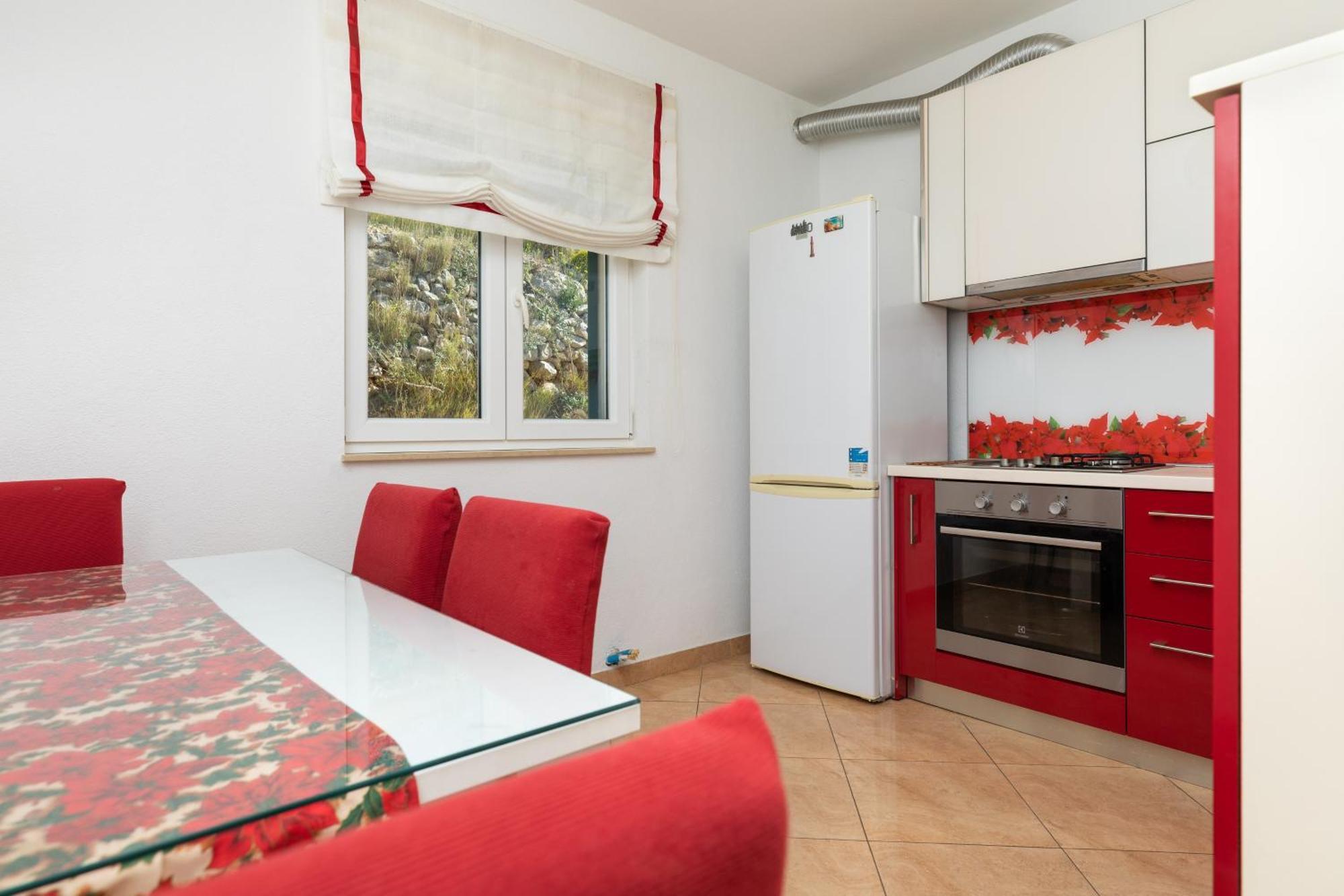 Apartments With A Parking Space Dugi Rat, Omis - 19516 Номер фото